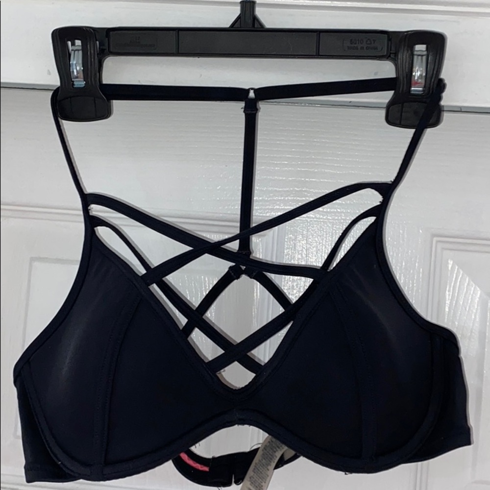 VS PINK front Criss Cross Bra